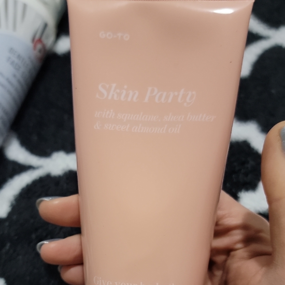 Brand New Go-To Skin Party Nourishing Lotion in Peach